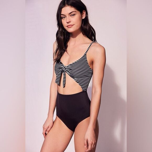 UO One piece swimsuit women’s urban outfitters L large black out from under - Picture 2 of 4